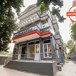 Oyo Townhouse 330 Mg Road Metro Station *** Gurgaon